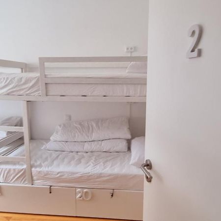 Owls Hostel Ribeiro Порту Екстер'єр фото